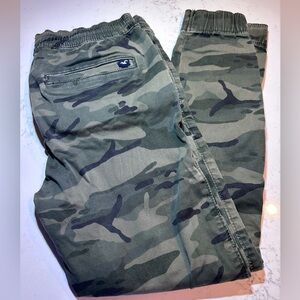 Hollister Men's Super Skinny Stretch Green Camo Chino Joggers